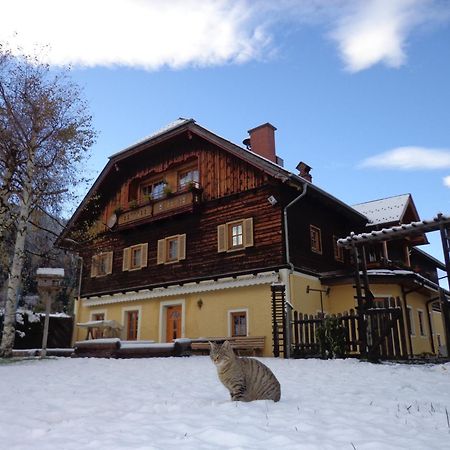 Gut Neusess Villa เมาเทิร์นดอร์ฟ ภายนอก รูปภาพ